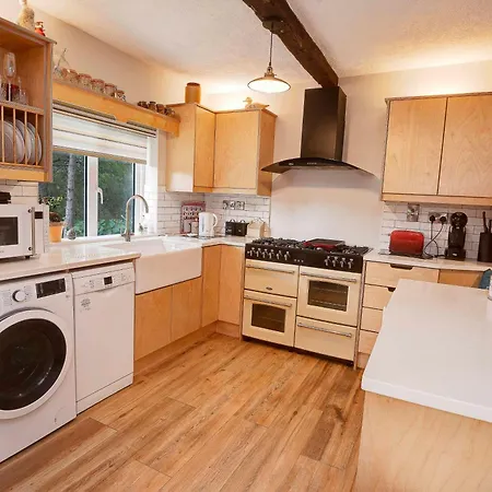 Traditional With Private Hot Tub In The Heart Of Donegal 別荘