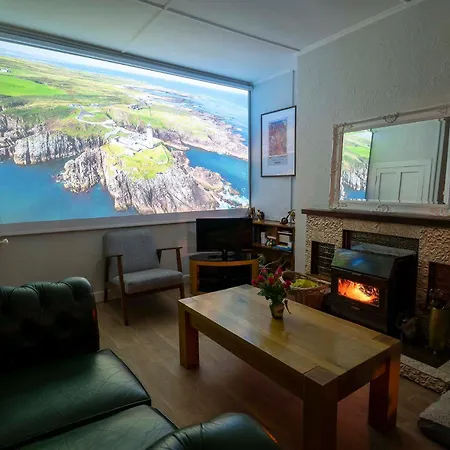 Traditional With Private Hot Tub In The Heart Of Donegal Vakantiehuis *