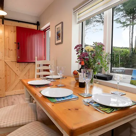 Traditional With Private Hot Tub In The Heart Of Donegal *