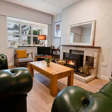 Traditional With Private Hot Tub In The Heart Of Donegal *