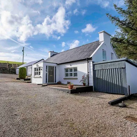 Traditional With Private Hot Tub In The Heart Of Donegal *