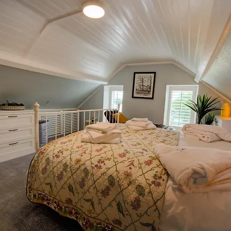 Сasa de vacaciones Traditional With Private Hot Tub In The Heart Of Donegal