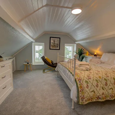 Traditional With Private Hot Tub In The Heart Of Donegal Сasa de vacaciones Letterkenny