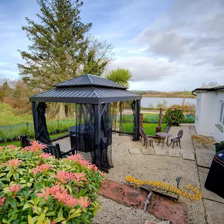 Traditional With Private Hot Tub In The Heart Of Donegal Сasa de vacaciones *