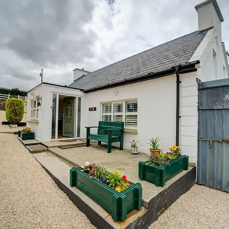 Traditional With Private Hot Tub In The Heart Of Donegal *