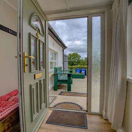 Traditional With Private Hot Tub In The Heart Of Donegal Сasa de vacaciones *
