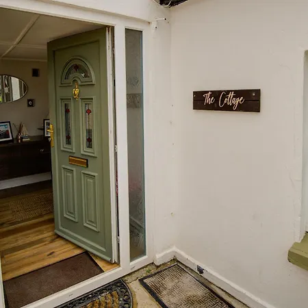 Traditional With Private Hot Tub In The Heart Of Donegal