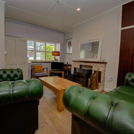 Сasa de vacaciones Traditional With Private Hot Tub In The Heart Of Donegal Letterkenny