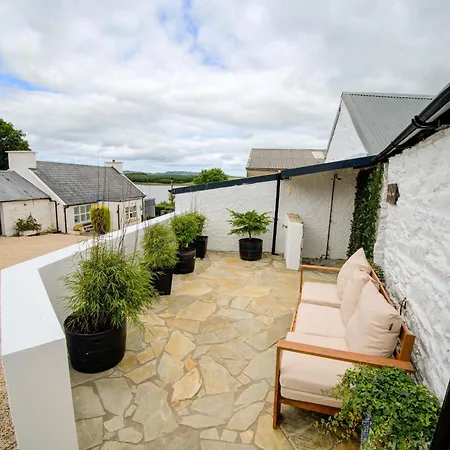 Traditional With Private Hot Tub In The Heart Of Donegal Сasa de vacaciones Letterkenny