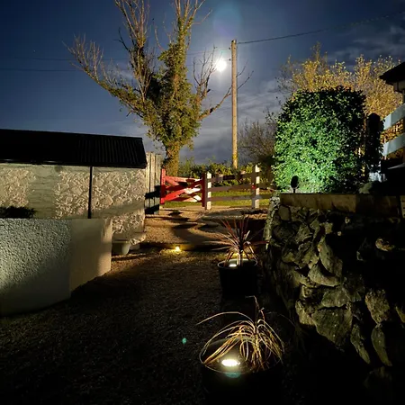 Traditional With Private Hot Tub In The Heart Of Donegal *