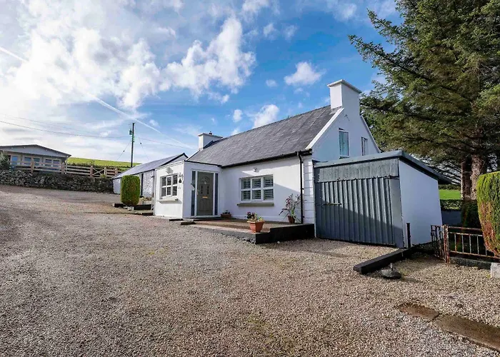 Traditional With Private Hot Tub In The Heart Of Donegal *